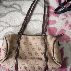 Dooney and bourke bag